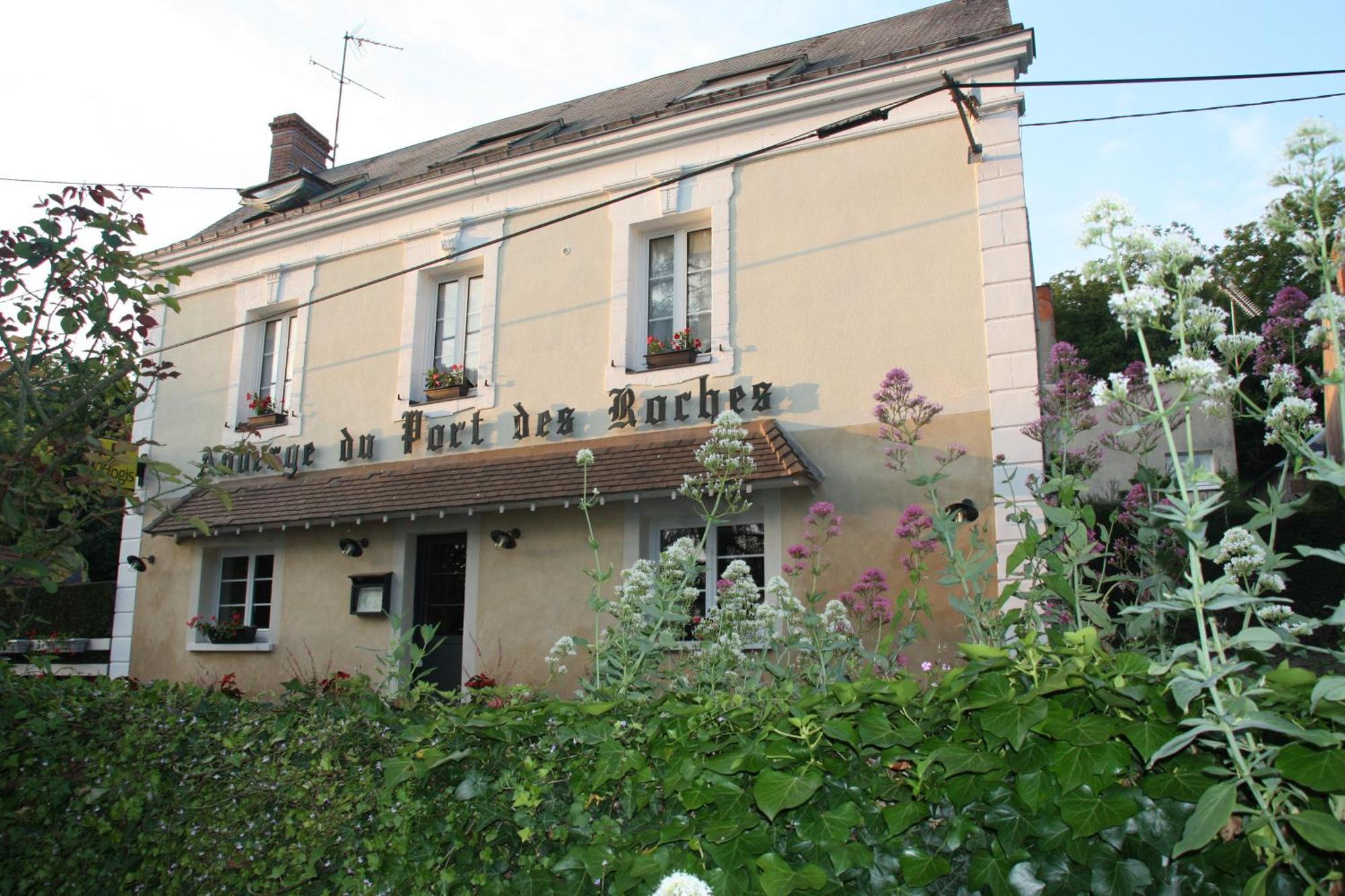 L'Auberge Du Port Des Roches Luche-Pringe Exteriör bild