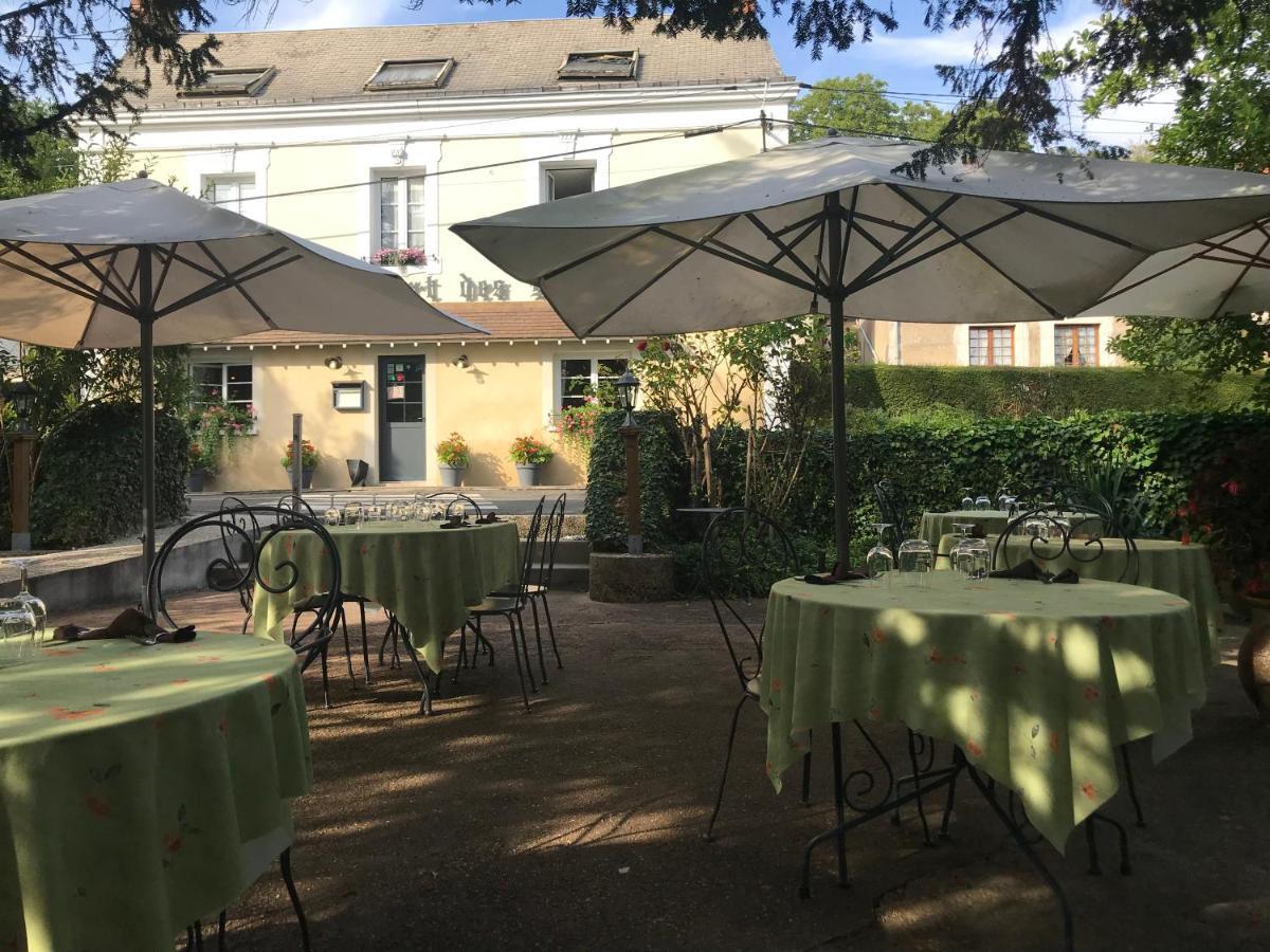 L'Auberge Du Port Des Roches Luche-Pringe Exteriör bild